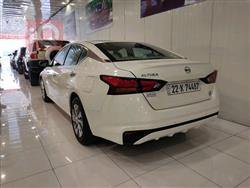 نيسان ألتيما